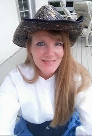 Lisa Endsley's Instagram, Twitter & Facebook