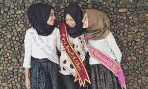 Teks moderator seminar dan contoh paragraf teks seminar singkat. 8 Benda Lucu Untuk Penyambutan Sidang Skripsi Dijamin Foto Foto Perayaan Jadi Lebih Seru Deh