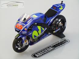 Minichamps 1 12 Yamaha Yzr M1 2017 No 25 M Vinales 122173025 Yamaha Valentino Rossi Yamaha Motogp