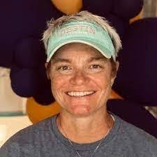 Julie Teter's Instagram, Twitter & Facebook