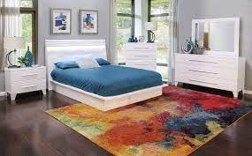 You can obviously make a distinction between modern italian bedroom furniture and the other types of bedroom furniture available in the furniture stores today. New Deal White 5 Piece King Lacquer Bedroom Kane S Furniture