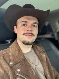 Seth Bedwell's Instagram, Twitter & Facebook