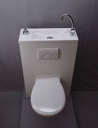 Genial Les Wc Qui Economisent Place Et Eau Deco Toilettes Toilettes Et Idee Wc