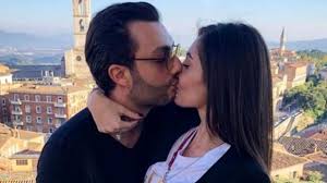 Created by maria de filippi, the show began in 2001 and has since aired annually from october/november until may/june. Gabriele Il Figlio Di Maria De Filippi E Maurizio Costanzo Si E Fidanzato