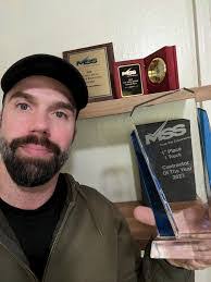 Elizabeth Kadlec's Instagram, Twitter & Facebook