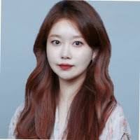 Wendy Tung's Instagram, Twitter & Facebook