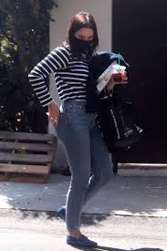 Two months before announcing her engagement, the false positive actress reflected on coming of age in the public eye. Sophia Bush In A Black Surgical Face Mask Was Seen Out In West Hollywood 04 03 2020 Celebrity Wiki Onceleb Wiki