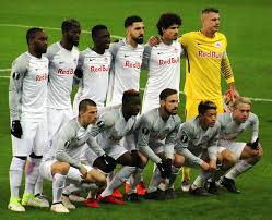 Real madrid coach zinedine zidane said his side always thrive in adverse situations as they prepare to host real sociedad in la liga on monday. Fc Salzburg Gegen Real Sociedad San Sebastian Salzburgwiki