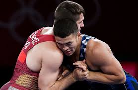 He won the bronze medal in the 84 kg division at the 2013 world wrestling championships.1. Qfs6pb8fdae5m