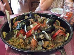 Servire la paella una volta portata a cottura. Paella Alla Catalana Di Pesce Molluschi E Crostacei Picture Of Acquamarina Locanda Ristorante Ravenna Tripadvisor