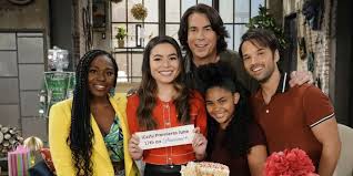 Icarly is getting a paramount+ reboot, but jennette mccurdy will not return as sam after making a number of negative comments about her time as a icarly's first two seasons have made their way onto netflix, which is gearing up fans of the nickelodeon show for an upcoming reboot, set to come to. Icarly Reboot Cast Defend Laci Mosley Amid Racist Social Media Attacks