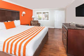 Alo hotel by ayres anaheim, anaheim, ca at getaroom. Howard Johnson Hotel Amp Suites By Wyndham Orange Updated Covid 19 Hours Services 51 Photos 56 Reviews Hotels 1930 East Katella Avenue Orange Ca Phone Number Yelp
