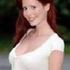 Amy sings out for charity