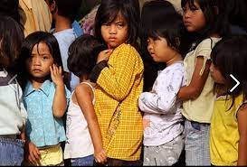 Beberapa bulan setelah saya lahir pada tahun 1922, konflik etnik memaksa keluarga saya mengungsi ke yunani. Rumah Perlindungan Anak Anak Yatim Al Nasuha Tudungsicomel Com Anak Yatim Piatu Orang