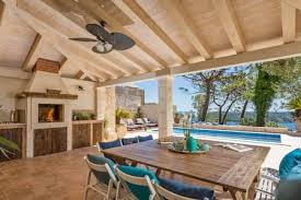 Operates an online marketplace for lodging, primarily homestays for vacation rentals, and tourism activities. Schau Dir Dieses Grossartige Inserat Bei Airbnb An Villa De La Vie Dubrovnik Villen Zur Mi Urlaub Kroatien Ferienhaus Ferienhaus Kroatien Strandhaus Kroatien