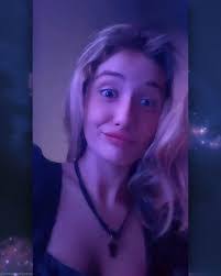 Penelope Hanson's Instagram, Twitter & Facebook