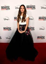 Olivia rodrigo is a famous american actress, who was born on february 20, 2003.as a person born on this date, olivia rodrigo is listed in our database as the 5th most popular celebrity for the day (february 20) and the 41st most popular for the year (2003). Who Is Olivia Rodrigo And How Old Is She