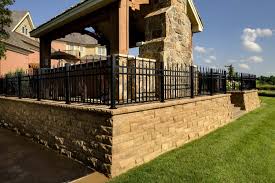 The overall process of building blocks walls is the same regardless if you are building a straight wall or a curved wall. Modular Block Retaining Walls In Minneapolis Mn Southview Design