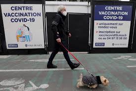 Composé de couvre, forme du verbe couvrir, et de feu. Covid 19 La France Vers Une Extension Du Couvre Feu A 18 H La Presse