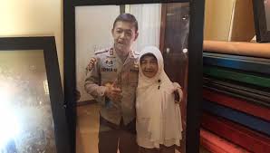 Jenderal (pol) idham azis menyebut penerusnya sebagai kepala polri, jenderal (pol) listyo sigit prabowo bertangan dingin, sehingga bisa memajukan polri. Mengenal Sosok Idham Azis Anak Kampung Salo Calon Tunggal Kapolri Zonasultra Com