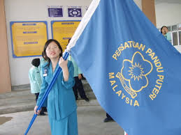 Pada hari pertama saya menjadi seorang pandu puteri tunas, saya dimasukkan ke dalam kumpulan yang bernama kenanga. Perlantikan Ahli Baru Pasukan Pandu Puteri Ke 13 Daerah Kulai