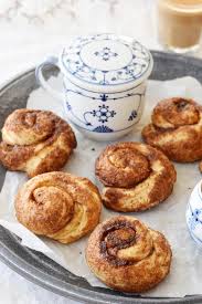 Susse Zeeland Liebe Bolus Die Himmlisch Leckeren Zimtschnecken Aus Holland In 2020 Einfach Lecker Lecker Zimtschnecken