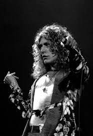 Robert Plant His Hand Movements Have Fascinated Me Since The First Time I Saw Him Perform Robert Plant Robert Plant Led Zeppelin Led Zeppelin