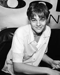 Born november 11, 1974) is an american actor, film producer, activist and environmentalist. Stilikone Leonardo Dicaprio Seine 90er Outfits Konnen Wir Auch 2020 Kopieren Gq Germany