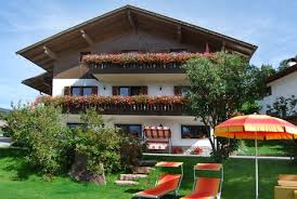 Zum wundervollen urlaubsspaß gehört auch auch unser herzhaftes frühstück mit. Haus Bergfried Ferienwohnungen Und Appartements In Hafling Bei Meran Sudtirol