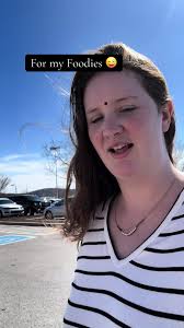 I was kind of nervous while making this video so I made a few mistakes it’s  un not Uno and salsa Verde not Verde salsa #foodies