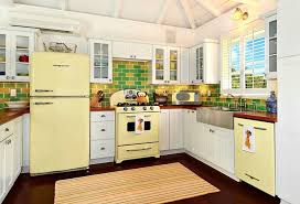 Sources for vintage & retro appliances. No Flash In The Pan 7 Vintage Kitchen Design Trends That Are Making A Comeback Retro Kitchen Appliances Kitchen Design Kitchen Design Trends