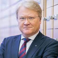 Riksdagsledamot och utrikespolitisk talesperson för kristdemokraterna. Boka Lars Adaktusson Genom Bestspeakers Bestseller Pr Ab