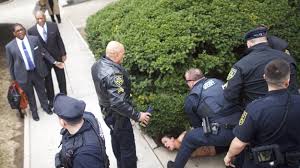 She was fine as a mother fucker. Une Manifestante Seins Nus S En Prend A Bill Cosby Lors De L Ouverture De Son Deuxieme Proces Radio Canada Ca