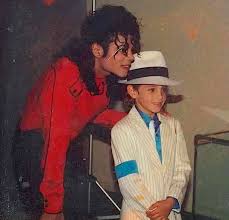 Leaving Neverland - Movie: Watch Streaming Online