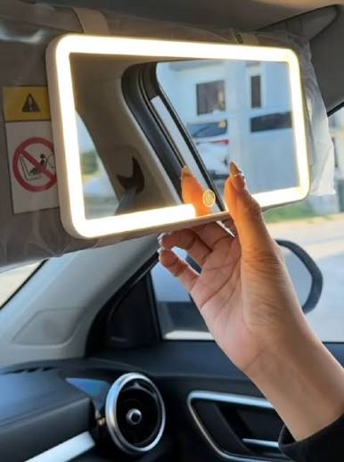 Tu salvavidas para el auto 🚘 nuestro espejo LED para que te maquilles en todos lados ❤️ incluye su luz LED en tres tonalidades y el agarrre para sostenerlo en el espejo