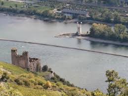 Die 4 weingüter johannes prasser, kurt schädel, jakob scholl und das kleine rieslinggut schenken auf dem rüdesheimer. Seilbahn Rudesheim Ruedesheim Am Rhein 2021 All You Need To Know Before You Go Tours Tickets With Photos Tripadvisor
