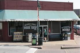 The downtown area is located near the university of arkansas in fayetteville and is a popular spot for students, locals and tourists. Dickson St Bookshop