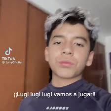 Tony Y Paula Y Luigi Y Allison Bailando