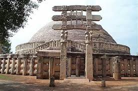 Stupa 1 (besar stupa) monumen utama di sanchi adalah stupa 1, yang menawarkan skala terbesar. Sanchi Wikipedia