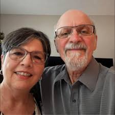 Who can recommend a good groomer for dogs in Whitestown?