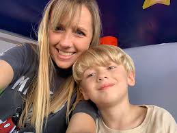 What are good recommendations for first grade science and history  curriculum?