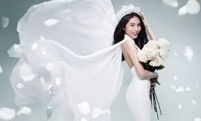 Thủy tiên tên đầy đủ trần thị thủy tiên (sinh 25 tháng 11 năm 1985 tại kiên giang) là một nữ ca sĩ, nhạc sĩ, người mẫu ảnh kiêm diễn viên điện ảnh, diễn viên truyền hình, nhà từ thiện người việt nam. Ca SÄ© Thá»§y Tien Tá»« Ä'iá»ƒn Wiki