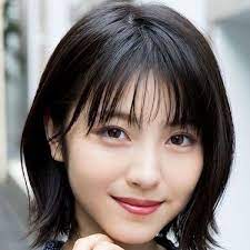 浜辺美波 顔アップ特集 綺麗な女優 アイドル モデル 芸能人の顔アップ画像研究所 顔面アップ同好会 顔好きによる顔好きのための好きサイト ショートのヘアスタイル ビューティーショット 顔