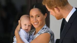 The digital holiday greeting features duchess meghan, prince harry, and baby archie wishing season's greetings to all. Meghan And Harry S Christmas Card Has Archie As Its Star