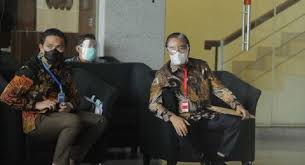 Umur 66 tahun) adalah seorang pengacara, pemeran sinetron, dan politikus indonesia. Diperiksa Kasus Bansos Corona Kpk Dalami Fee Lawyer Ke Hotma Sitompul