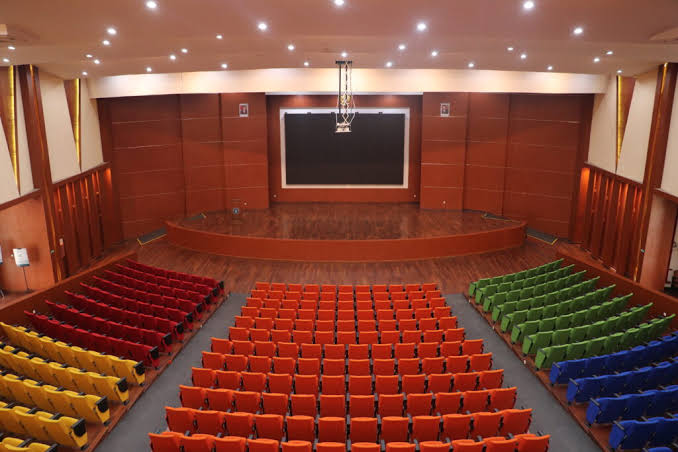 Auditorium FEM, IPB University, buatan AI