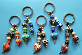 1.lederband in gewünschte länge schneiden (hier. Glasperlen Die Perlenmacherei Am See Part 3