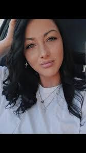 Linda Meli's Instagram, Twitter & Facebook