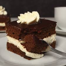 Pan Di Spagna Al Cioccolato E Crema Alla Vaniglia Bastera Un Cucchiaino Per Conquistarvi Ricetta Pan Di Spagna Al Cioccolato Dolci Ricette Dolci