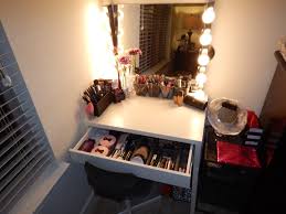 Ikea makeup vanity dupe :: Diy Hollywood Style Makeup Vanity From Ikea Claire Bear X3